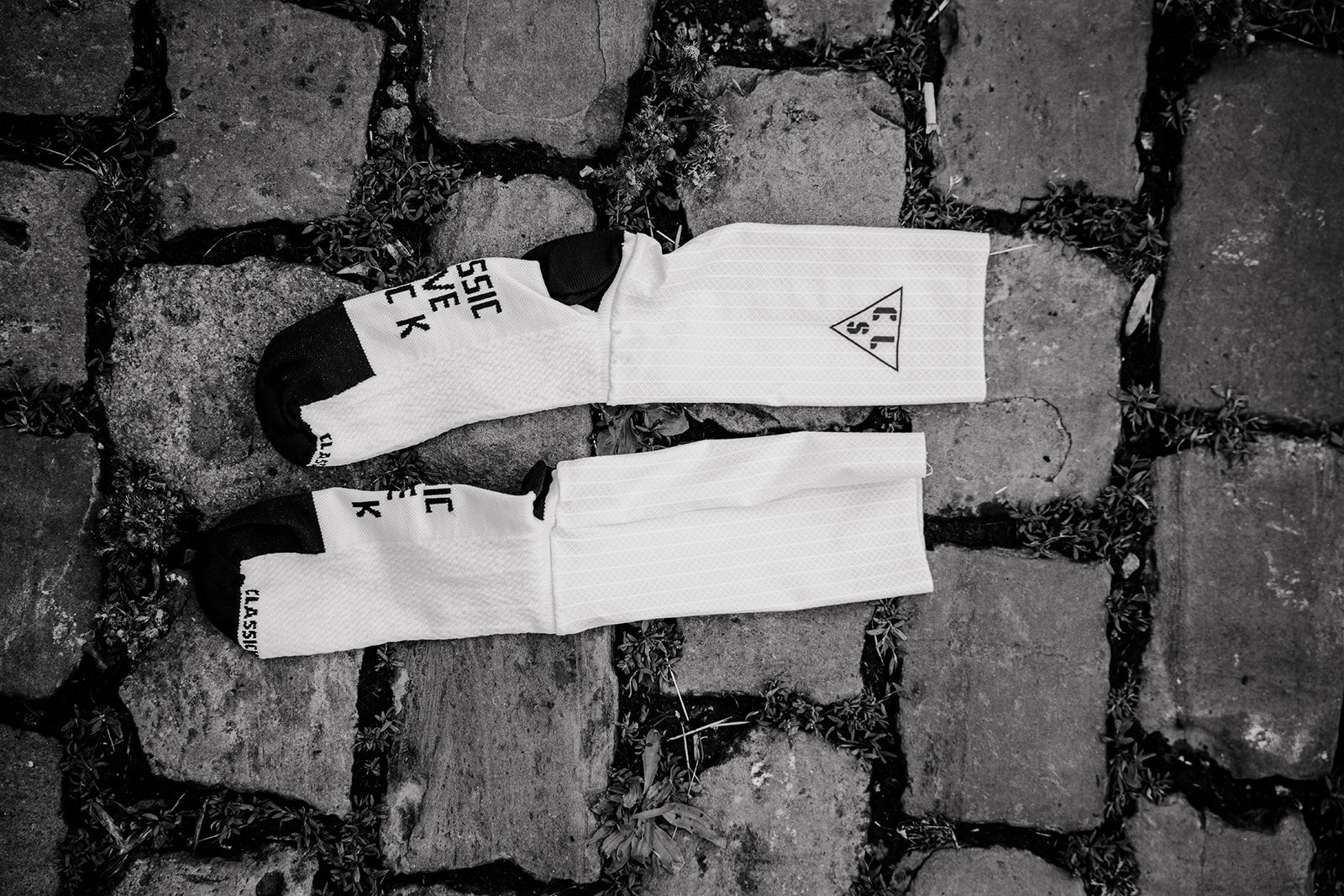 CLS Aero Socks | White-logo | Classick