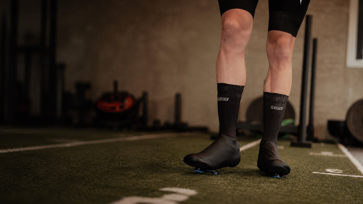 Gedragen zwarte Classick aero overschoenen — Cyclinghub