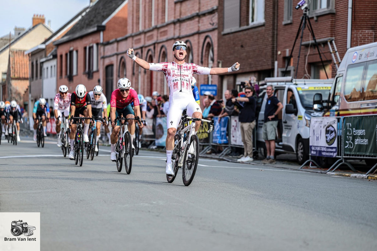 Originele overwinningsfoto met Classick overschoenen — Bram Van lent